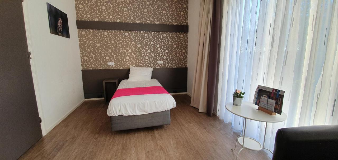 B&B Hotel De Vrije Vogel Elsloo  Екстериор снимка